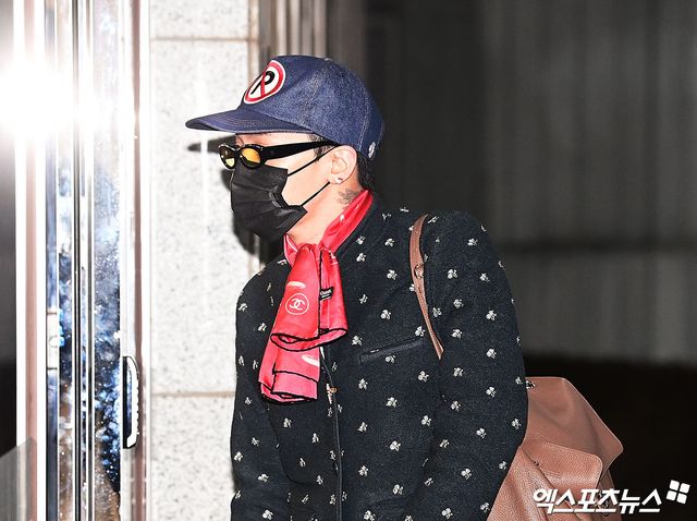 키티 피어싱으로 포인트