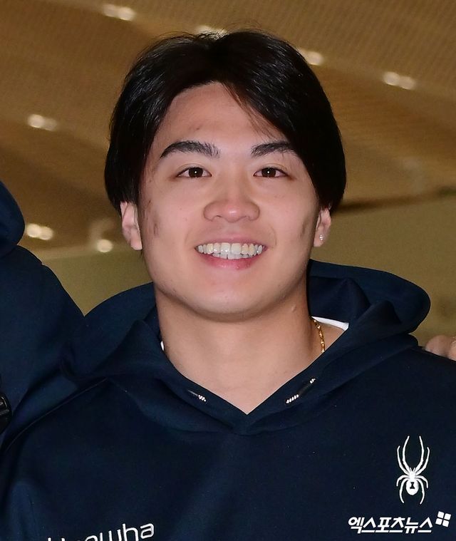 한화 이글스 투수 왕옌청이 21일 일본 오키나와 고친다 구장에서 WBC 대표팀과 연습경기에 선발투수로 나선다. 사진 엑스포츠뉴스 DB