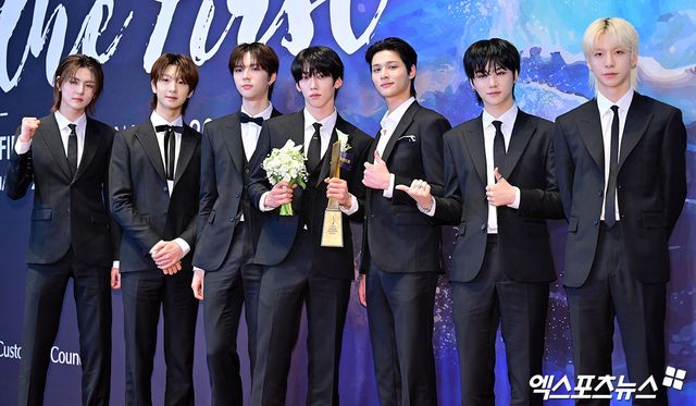 앰퍼샌드원, 엑스포츠뉴스DB