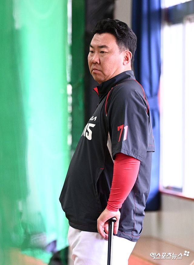 이범호 감독이 이끄는 KIA 타이거즈가 지난 24일 월드베이스볼클래식(WBC) 국가대표팀과의 연습경기를 시작으로 일본 오키나와에서 진행되는 2차 스프링캠프 일정에 돌입했다. 사진 고아라 기자