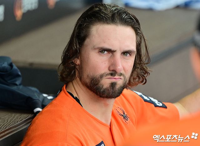 지난해 한화 이글스에서 활약한 휴스턴 애스트로스 우완투수 라이언 와이스가 미국 메이저리그(MLB) 시범경기 첫 등판에서 합격점을 받았다. 27일(한국시간) 미국 플로리다주 웨스트팜비치의 캑타이파크 오브 더 팜 비치에서 열린 뉴욕 메츠와의 시범경기에 구원 등판해 2⅓이닝 1피안타 2볼넷 무실점을 기록했다. 엑스포츠뉴스 DB