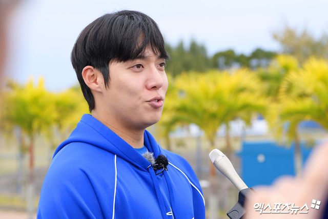 2026 월드베이스볼클래식(WBC) 한국 대표팀 최종 명단에 승선했던 원태인이 오른쪽 팔꿈치 굴곡근 미세손상 진단을 받았다. WBC 출전이 불발됐고, 소속팀 캠프 복귀 후 재활을 위해 일본 이지마 치료원을 찾았다. 오는 3월 6일 MRI 검진을 위해 28일 한국으로 출국, 이후 캠프 복귀 없이 경산에서 재활 훈련에 몰두할 예정이다. 엑스포츠뉴스DB