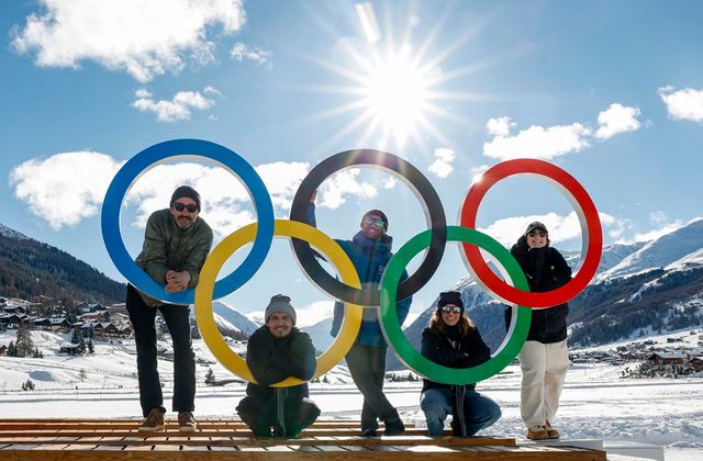 이탈리아 밀라노-코르티나담페초에서 개최되는 제25회 동계 올림픽이 지나치게 인상된 대중교통 요금, 개회식장 인근 학교의 강제 휴교 조치, 철도 파업 등으로 현지 주민들의 불편이 크게 증가한 것으로 알려졌다. 사진 연합뉴스