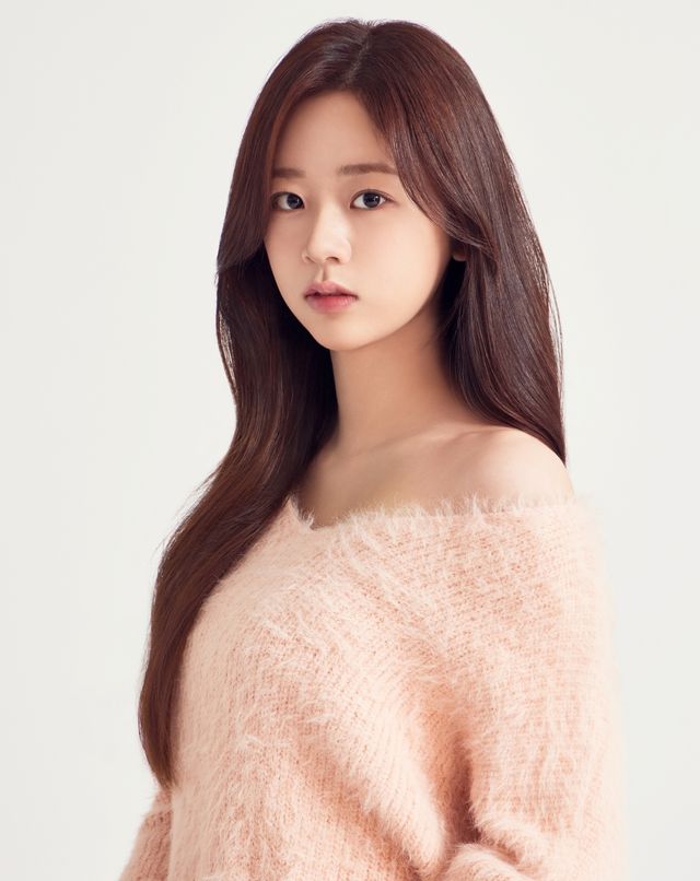 사진 = 맨오브크리에이션 제공, 윤채빈 프로필