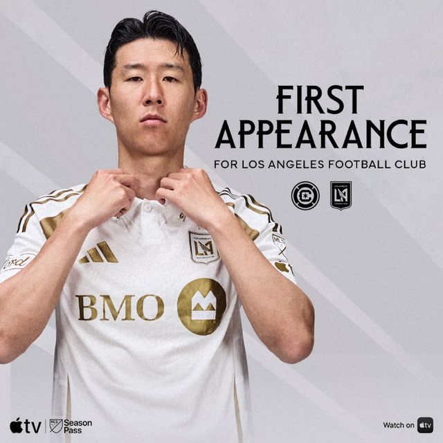 손흥민(LAFC)이 미국 메이저리그사커(MLS) 진출 단 반 시즌 만에 리그를 대표하는 아이콘으로 공인받았다. 2026시즌 개막을 앞두고 발표된 리그 랭킹에서 '축구의 신' 리오넬 메시(인터 마이애미), 독일 레전드 토마스 뮐러(밴쿠버 화이트캡스)에 이어 전체 3위에 오르는 기염을 토했다. SNS