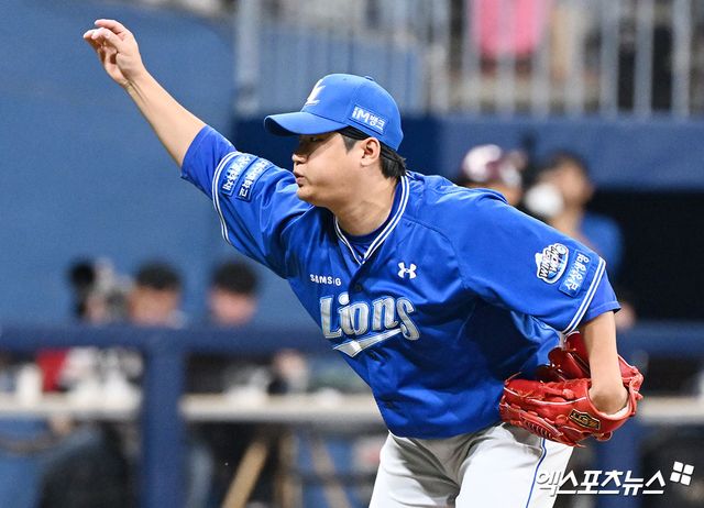 선발 자원 맷 매닝, 원태인의 연속 이탈로 고민에 빠진 삼성 라이온즈에 희소식이 전해졌다. 박진만 삼성 감독은 지난 28일 요미우리 자이언츠와의 연습경기를 앞두고 '최지광은 3월 캠프 막바지부터 연습경기에 들어올 계획이다. 나머지 김무신, 이재희 선수도 순조롭게 재활하고 있다. 백정현은 엊그제 가벼운 라이브 피칭 형식으로 투구했고, 상태가 좋다. 순조롭게 계획대로 잘 재활하고 있다'고 전했다. 엑스포츠뉴스 DB