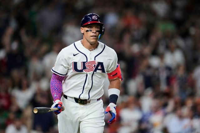 미국 야구대표팀이 10일(한국시간) 미국 텍사스주 휴스턴의 다이킨파크에서 열린 2026 WBC 멕시코와의 B조 조별리그 3차전에서 3-0으로 승리했다. 3번타자 겸 우익수로 선발 출전한 애런 저지는 홈런 1개 포함 3타수 2안타 2타점 2볼넷 1득점을 기록했다. AP 연합뉴스