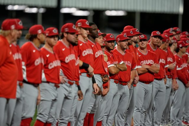 캐나다 야구대표팀이 11일 푸에르토리코 산후안의 하람 비손 스타디움에서 열린 2026 월드베이스볼클래식(WBC) 조별리그 A조 3차전에서 푸에르토리코를 3-2로 제압했다. 12일 쿠바와의 A조 최종전에서 승리하면 조 1위로 2라운드에 진출하게 된다. AP 연합뉴스