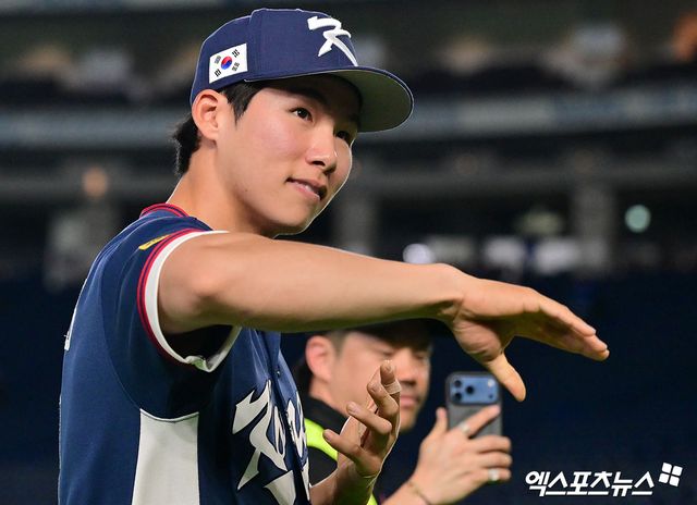 9일 오후 일본 도쿄돔에서 열린 2026 월드베이스볼클래식(WBC) C조 한국과 호주의 경기, 한국이 호주에 7:2로 승리하며 17년 만에 대회 2라운드 진출에 성공했다. 한국 김혜성이 인사를 하고 있다. 엑스포츠뉴스 DB