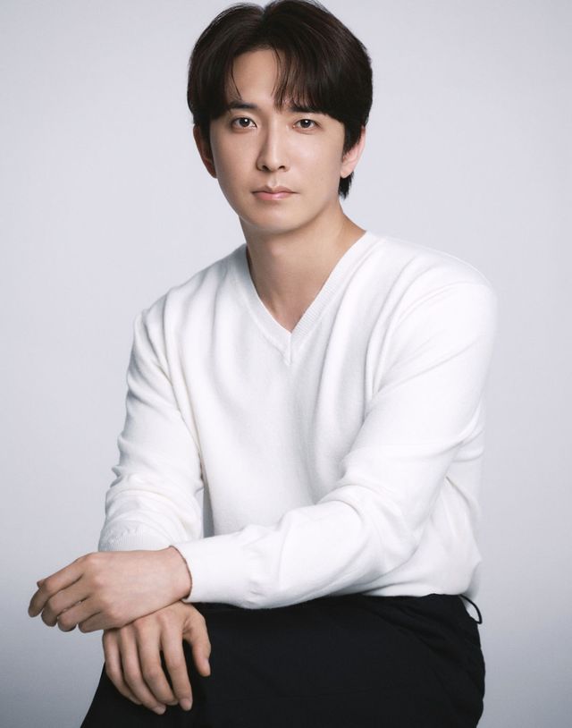 윤나무 / 그램엔터테인먼트