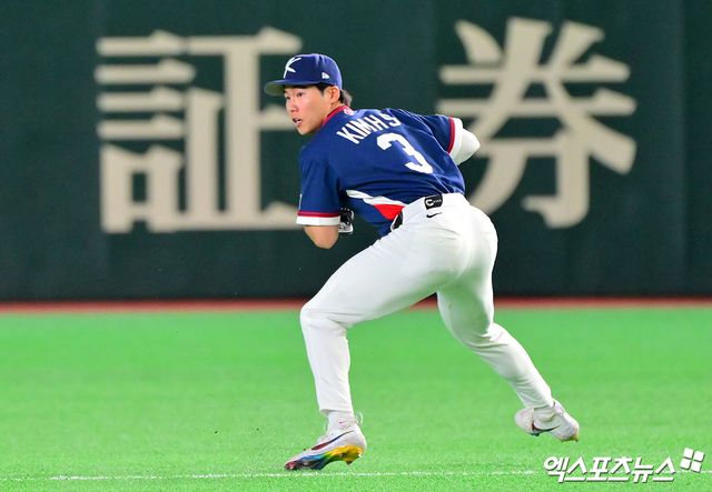 7일 오후 일본 도쿄돔에서 열린 2026 월드베이스볼클래식(WBC) C조 한국과 일본의 경기, 1회말 무사 1루 한국 김혜성이 일본 콘도의 타구를 처리하고 있다. 엑스포츠뉴스 DB