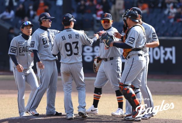 김경문 감독이 이끄는 한화 이글스가 13일 대전 한화생명 볼파크에서 열린 2026 KBO 시범경기에서 삼성 라이온즈를 3-2로 이겼다. 사진 한화 이글스