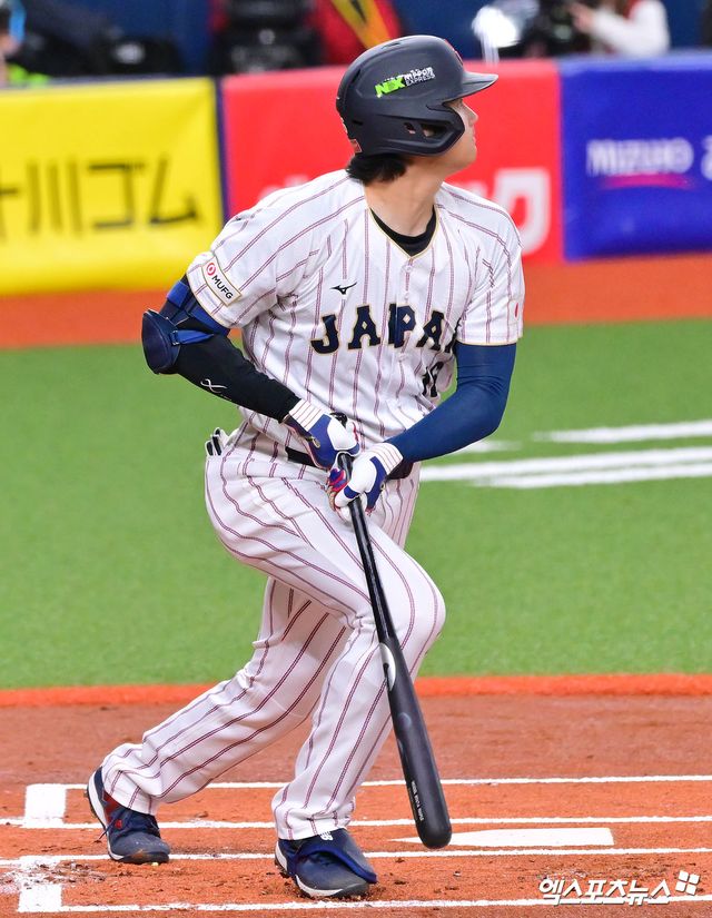 2일 오후 일본 오사카 교세라돔에서 열린 일본과 오릭스 버팔로스의 평가전 경기, 1회초 1사 일본 오타니가 타격을 하고 있다. 엑스포츠뉴스 DB