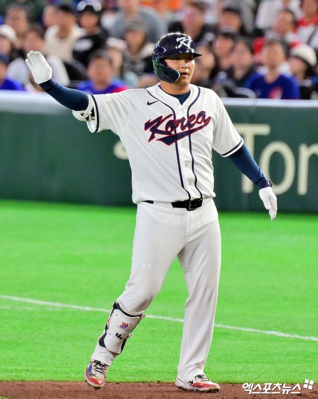 8일 오후 일본 도쿄돔에서 열린 2026 월드베이스볼클래식(WBC) C조 한국과 대만의 경기, 5회말 무사 1루 한국 문보경이 중전안타를 날린 후 세리머니를 하고 있다. 엑스포츠뉴스 DB