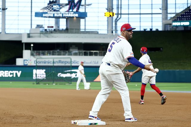 도미니카공화국 야구대표팀을 이끌고 있는 앨버트 푸홀스 감독이 13일 진행된 2026 월드베이스볼클래식(WBC) 2라운드 공식 기자회견에 참석해 한국 대표팀에 대해 전반적으로 깔끔한 경기를 하고 실수를 거의 하지 않는다고 평가했다. 그러면서 실수를 최소화하고 준비된 상태로 경기를 치러야 하는 점을 강조했다. 연합뉴스