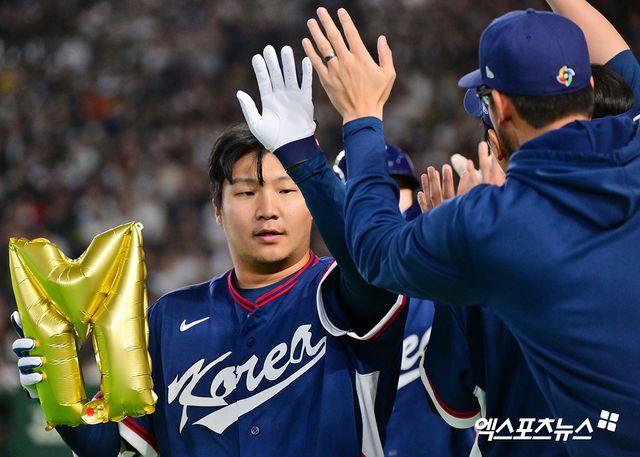 9일 오후 일본 도쿄돔에서 열린 2026 월드베이스볼클래식(WBC) C조 한국과 호주의 경기, 2회초 무사 1루 한국 문보경이 투런 홈런을 날린 후 기뻐하고 있다. 엑스포츠뉴스 DB