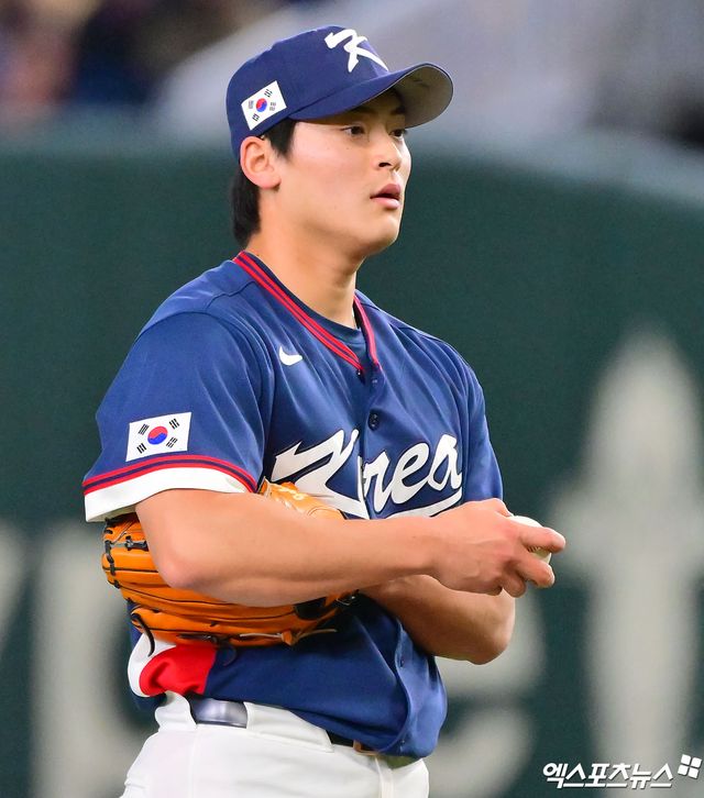 9일 오후 일본 도쿄돔에서 열린 2026 월드베이스볼클래식(WBC) C조 한국과 호주의 경기, 8회말 1사 1루 한국 조병현이 호주 미드에게 볼넷을 허용한 후 아쉬워하고 있다. 엑스포츠뉴스 DB