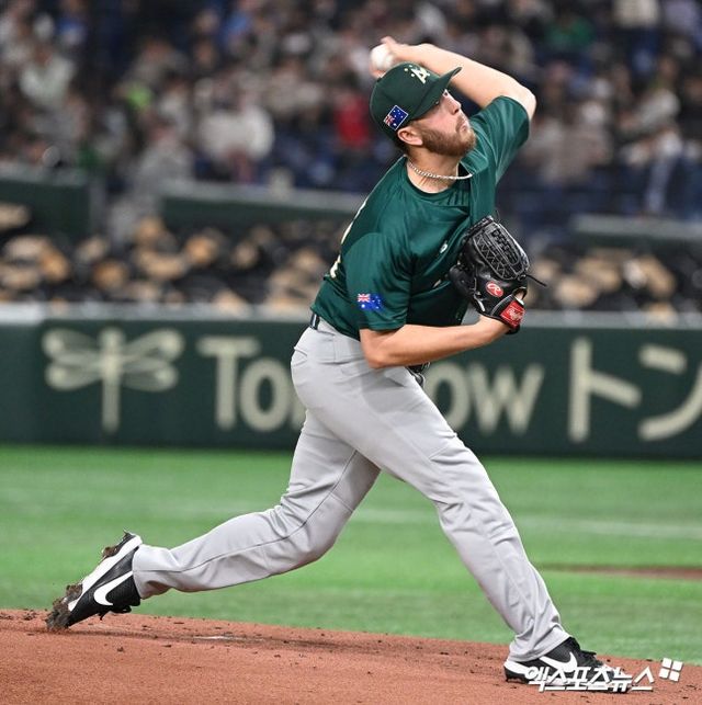 삼성 라이온즈가 외국인 투수 잭 오러클린을 영입했다고 16일 밝혔다. 삼성은 2026시즌 외국인 투수로 선발했던 맷 매닝이 팔꿈치 인대 파열로 출전이 어려워지자 대체 선수를 물색해왔고 이날 오러클린과 6주간 총액 5만달러(약 7400만원) 조건에 계약했다. 2000년생 좌완 오러클린은 키 196cm, 몸무게 101kg 체격 조건을 갖췄으며 미국 메이저리그(MLB)에서 4경기에 등판해 승패 없이 평균 자책점 4.66을 기록했다. 마이너리그에서는 통산 139경기(선발 78경기)에 나와 19승 26패, 평균 자책점 4.33의 성적을 냈다. 오러클린은 2026 월드베이스볼클래식(WBC)에서 호주 국가대표로 출전, 2경기 6⅓이닝 1실점(자책점 0)으로 호투했다. 한국전에서도 3⅓이닝 2피안타 3탈삼진 1볼넷 1실점(비자책) 쾌투를 선보였다. 엑스포츠뉴스DB