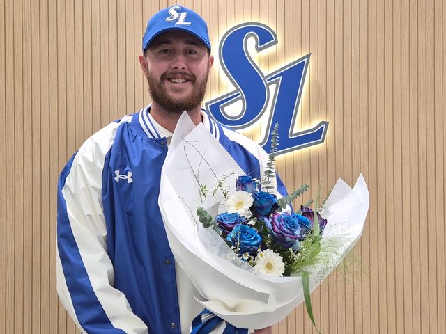 삼성 라이온즈가 외국인 투수 잭 오러클린을 영입했다고 16일 밝혔다. 삼성은 2026시즌 외국인 투수로 선발했던 맷 매닝이 팔꿈치 인대 파열로 출전이 어려워지자 대체 선수를 물색해왔고 이날 오러클린과 6주간 총액 5만달러(약 7400만원) 조건에 계약했다. 2000년생 좌완 오러클린은 키 196cm, 몸무게 101kg 체격 조건을 갖췄으며 미국 메이저리그(MLB)에서 4경기에 등판해 승패 없이 평균 자책점 4.66을 기록했다. 마이너리그에서는 통산 139경기(선발 78경기)에 나와 19승 26패, 평균 자책점 4.33의 성적을 냈다. 오러클린은 2026 월드베이스볼클래식(WBC)에서 호주 국가대표로 출전, 2경기 6⅓이닝 1실점(자책점 0)으로 호투했다. 한국전에서도 3⅓이닝 2피안타 3탈삼진 1볼넷 1실점(비자책) 쾌투를 선보였다. 삼성 라이온즈