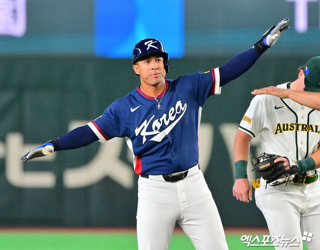 9일 오후 일본 도쿄돔에서 열린 2026 월드베이스볼클래식(WBC) C조 한국과 호주의 경기, 3회초 한국 저메이 존스가 2루타를 날리고 있다. 엑스포츠뉴스 DB