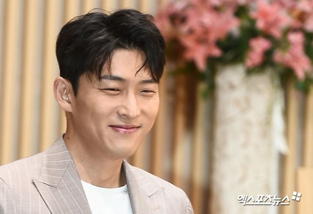 사진 = 엑스포츠뉴스 DB / 배우 고준