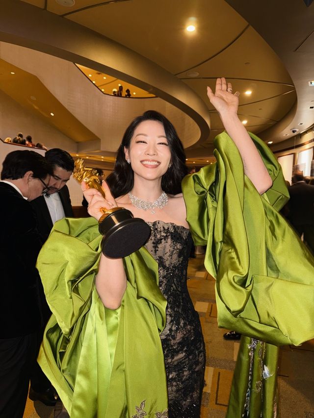 아덴 조, 웨이브나인