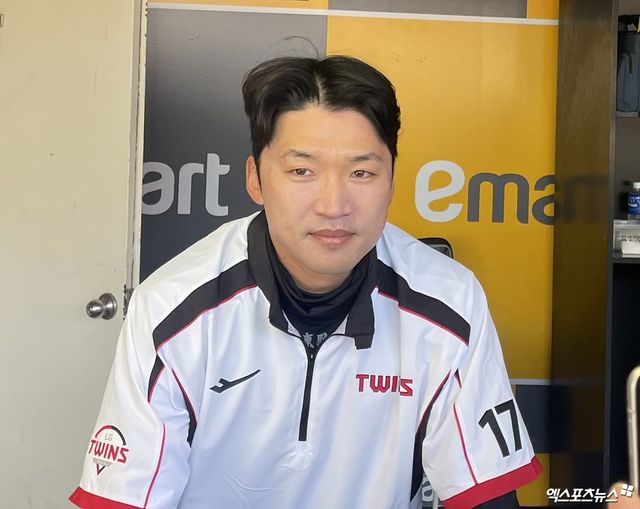 LG 트윈스 박해민이 19일 인천 SSG랜더스필드에서 열린 2026 KBO 시범경기 SSG 랜더스전을 앞두고 취재진과 인터뷰에 응하고 있다. 인천, 김유민 기자