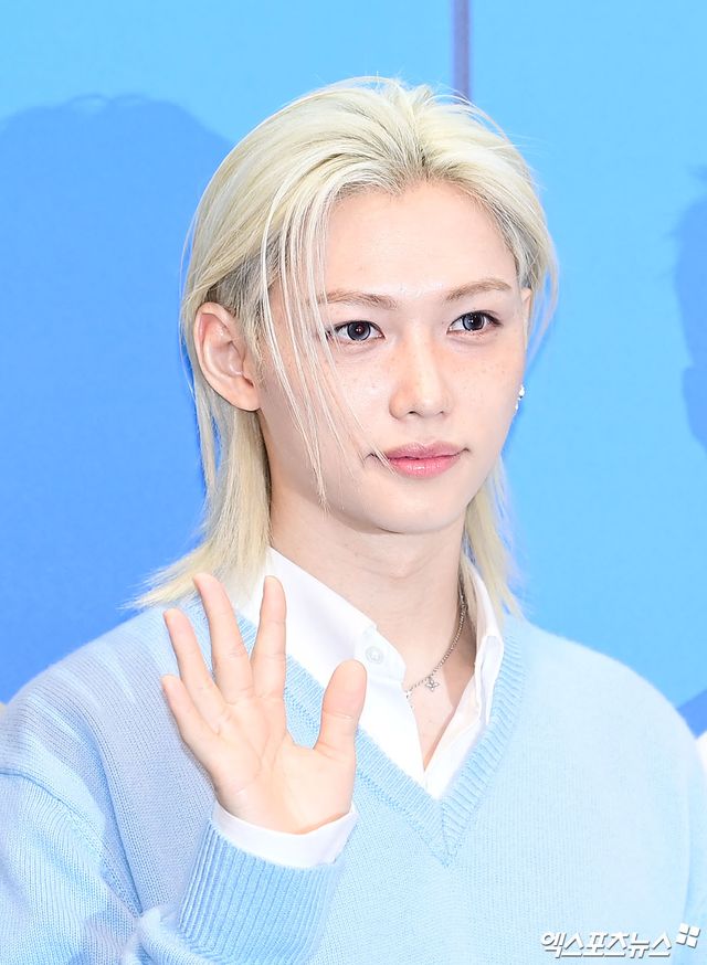 만화 찢고 나왔어