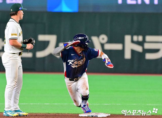 9일 오후 일본 도쿄돔에서 열린 2026 월드베이스볼클래식(WBC) C조 한국과 호주의 경기, 한국이 호주에 7:2로 승리하며 17년 만에 대회 2라운드 진출에 성공했다. 9회초 1사 1루 한국 박해민이 호주 수비 실책을 틈타 3루로 질주하고 있다. 엑스포츠뉴스 DB