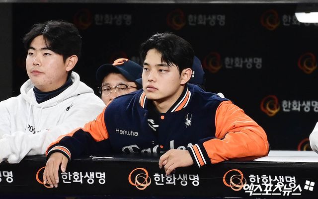 한화 이글스 우완투수 문동주가 0일 대전 한화생명 볼파크에서 열린 2026 신한 SOL KBO리그 KIA 타이거즈와의 시범경기에 선발 등판해 2이닝 4피안타 무사사구 1탈삼진 2실점을 기록했다. 이날 문동주의 최고구속은 149km/h였다. 1회초에는 직구 구속이 138km까지 떨어지기도 했다. 엑스포츠뉴스 DB