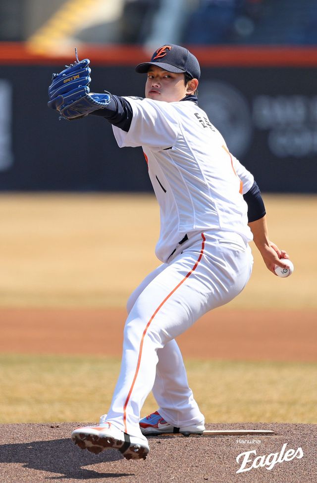 20일 오후 대전 한화생명 볼파크에서 열린 '2026 신한 SOL KBO리그 시범경기' KIA 타이거즈와 한화 이글스의 경기, 한화 선발 문동주가 공을 힘차게 던지고 있다. 한화 이글스