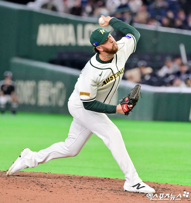 9일 오후 일본 도쿄돔에서 열린 2026 월드베이스볼클래식(WBC) C조 한국과 호주의 경기, 8회초 호주 오러클린이 공을 힘차게 던지고 있다. 엑스포츠뉴스 DB