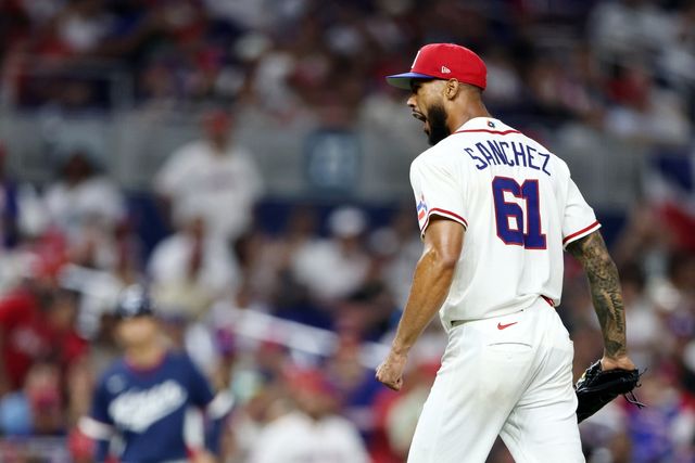 미국 메이저리그(MLB) 필라델피아 필리스에서 활약 중인 좌완투수 크리스토퍼 산체스가 22일(한국시간) 소속팀과 6년 총액 1억700만 달러(약 1612억원) 규모의 새로운 계약에 합의했다. 앞서 산체스는 2024년 6월 필라델피아와 4년 계약을 맺은 바 있다. 연합뉴스