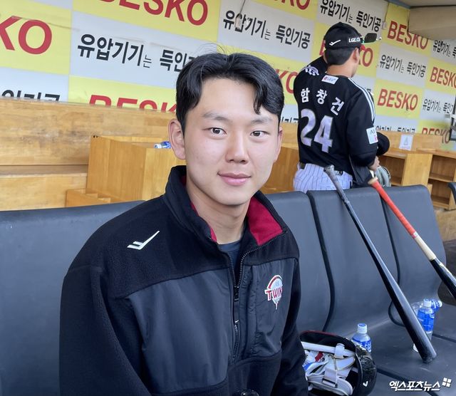 LG 트윈스 이주헌이 22일 대구삼성라이온즈파크에서 열린 2026 KBO 시범경기 삼성 라이온즈전 이후 취재진과 인터뷰에 응하고 있다. 대구, 김유민 기자
