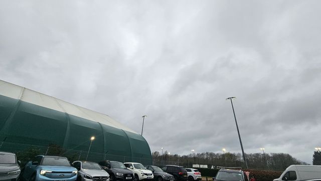 홍명보호 훈련장인 에머슨 밸리 풋볼클럽 내 대형 실내 연습장. 밀턴 케인즈, 김현기 기자