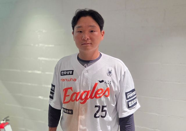 한화 이글스 김태연이 24일 대전 한화생명 볼파크에서 열린 2026 KBO 시범경기 최종전에서 NC 다이노스를 상대로 9회말 2아웃에 결승 역전 끝내기 2점 홈런을 기록했다. 사진 김지수 기자