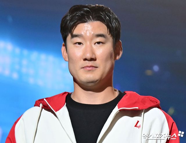 26일 오후 서울 송파구 롯데호텔 월드에서 열린 ‘2026 신한은행 SOL KBO’ 미디어데이, SSG 오태곤이 포즈를 취하고 있다. 잠실, 김한준 기자