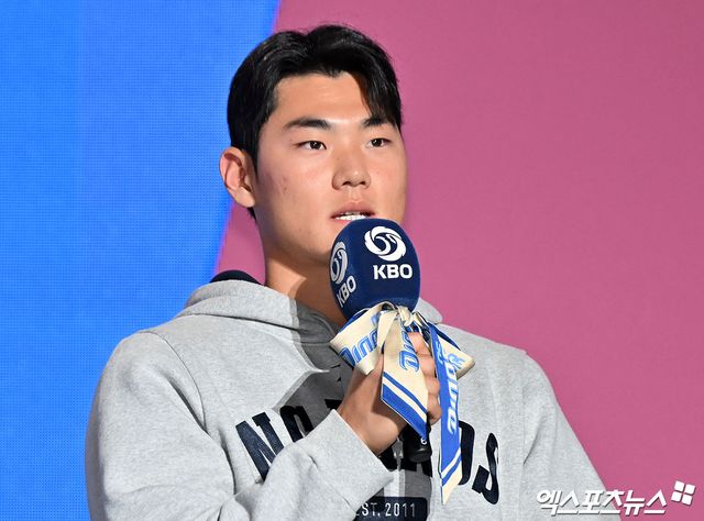 26일 오후 서울 송파구 롯데호텔 월드에서 열린 ‘2026 신한은행 SOL KBO’ 미디어데이, NC 김주원이 질문에 답변하고 있다. 잠실, 김한준 기자