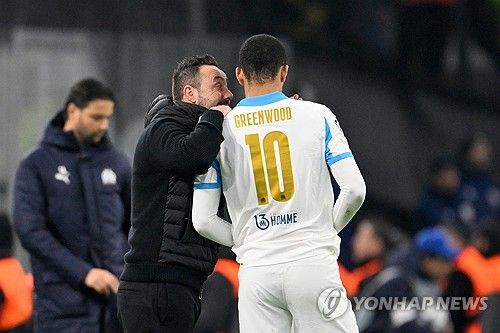 영국 공영방송 BBC가 30일(한국시간) 강등 위기에 처한 토트넘이 새로운 정식 감독으로 데제르비를 원한다고 전하면서 베테랑 벤 데이비스도 단기 임시 감독 후보군에 올랐다고 보도했다.&nbsp;구단은 이고르 투도르 감독과 상호 합의 하에 계약을 종료하기로 결정했다. 또한 토미슬라브 로기치, 리카르도 라냐치 코치도 팀을 떠나게 되었다라며 지난 6주간 팀을 위해 헌신해 준 세 분에게 깊은 감사를 전한다. 아울러 최근 상을 당한 이고르 감독과 가족에게 따뜻한 위로를 보낸다라고 밝혔다.&nbsp;연합뉴스