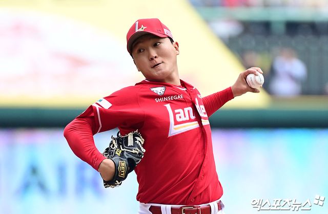 29일 오후 인천SSG랜더스필드에서 열린 '2026 신한 SOL Bank KBO리그' KIA 타이거즈와 SSG 랜더스의 경기, 1회초 SSG 선발투수 김건우가 역투하고 있다. 인천, 박지영 기자