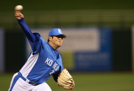 과거 2006 월드베이스볼클래식(WBC)에서 한국 야구대표팀의 역사상 첫 WBC 승리투수가 된 서재응 NC 다이노스 수석코치가 후배들을 향해 따뜻한 격려와 응원을 보냈다. 연합뉴스