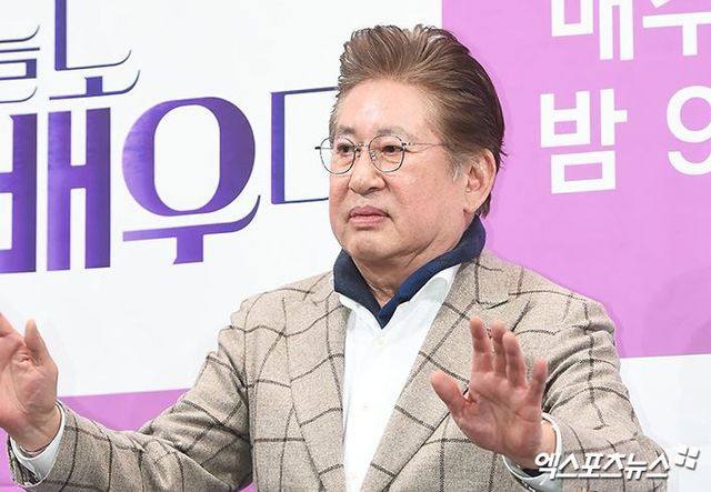 김용건, 엑스포츠뉴스DB