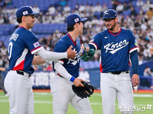 2026 월드베이스볼클래식 한국 야구대표팀에 합류한 한국계 투수 데인 더닝이 3일 오릭스전에서 태극마크 데뷔전을 치러 3이닝 무실점 쾌투를 펼쳤다. 더닝은 WBC 본선 무대에서도 선발 투수 역할을 맡아 대표팀 마운드 운용에 큰 힘을 불어 넣을 전망이다. 오사카, 김한준 기자