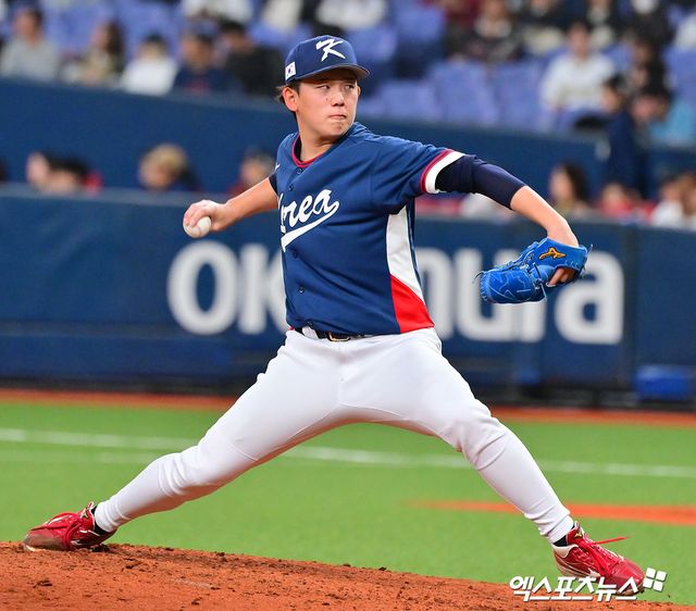 3일 오후 일본 오사카 교세라돔에서 열린 한국과 오릭스 버팔로스의 평가전 경기, 9회말 일본투수 고바야시가 공을 힘차게 던지고 있다. 오사카, 김한준 기자
