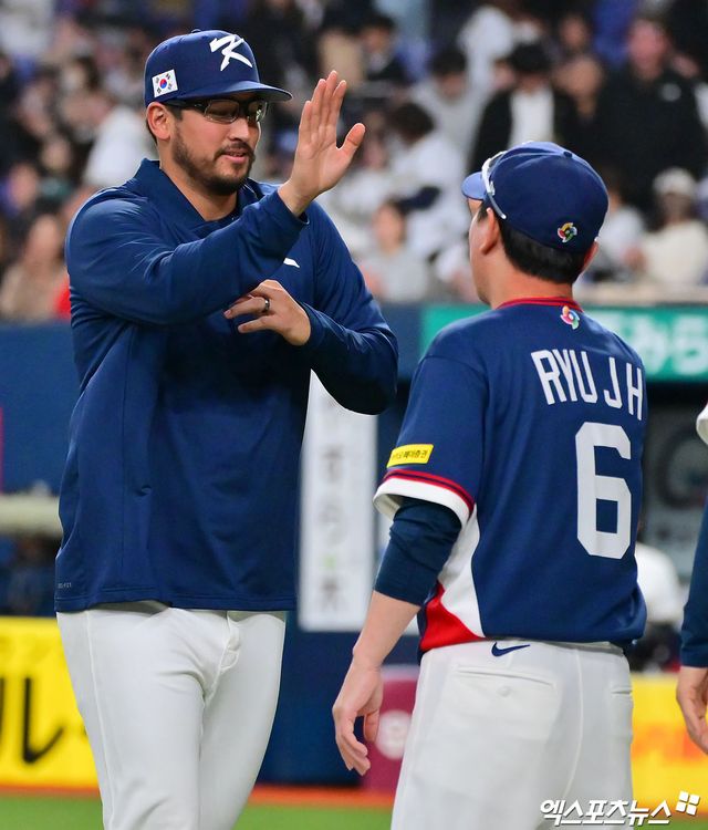 2026 월드베이스볼클래식 한국 야구대표팀에 합류한 한국계 투수 데인 더닝이 3일 오릭스전에서 태극마크 데뷔전을 치러 3이닝 무실점 쾌투를 펼쳤다. 더닝은 WBC 본선 무대에서도 선발 투수 역할을 맡아 대표팀 마운드 운용에 큰 힘을 불어 넣을 전망이다. 오사카, 김한준 기자