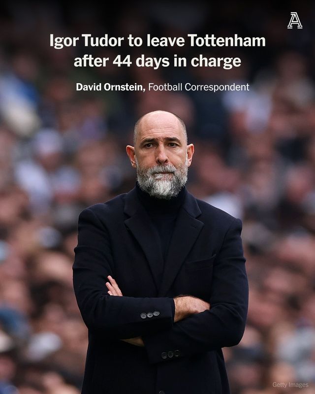 토트넘 홋스퍼가 남은 시즌을 이끌어갈 새 사령탑으로 로베르토 데 제르비에게 접근했다. 프리미어리그 감독 중에서도 최고 수준의 연봉을 제안한 것으로 알려졌다. 유럽 축구 이적시장 전문가 루디 갈레티는 30일(한국시간) '이고르 투도르 감독 사임 이후 로베르토 데 제르비가 토트넘 감독직과 가까워지고 있다'고 전했다. 더스탠더드 또한 토트넘이 데 제르비에게 프리미어리그 최고 연봉 감독 중 한 명이 될 만한 상당한 금액의 제안을 헀다고 보도했다. SNS