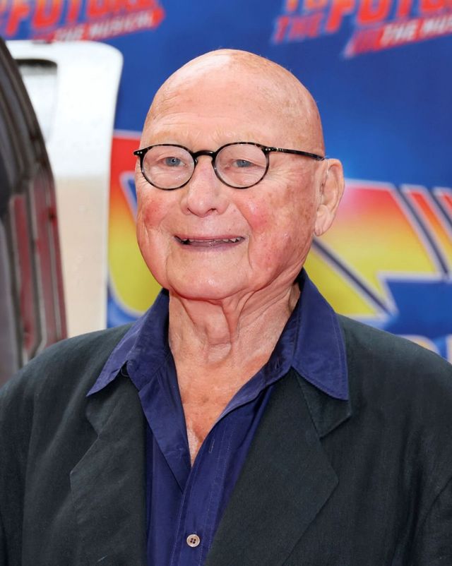 제임스 톨칸, 뮤지컬 '백 투 더 퓨처' 공식 계정