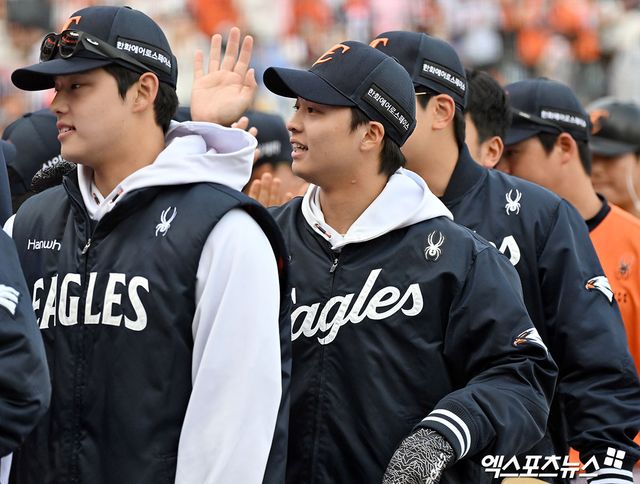 29일 오후 대전 한화생명 볼파크에서 열린 '2026 신한 SOL Bank KBO리그' 키움 히어로즈와 한화 이글스의 경기, 한화가 키움에 10:4로 승리하며 개막 2연승을 기록했다. 이날 경기에서 승리한 한화 왕옌청이 기뻐하고 있다. 엑스포츠뉴스 DB