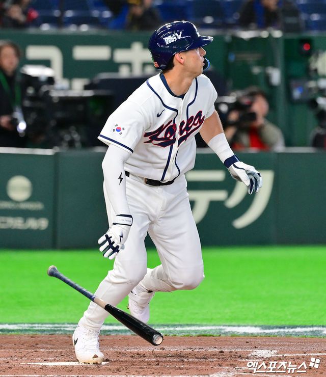 5일 오후 일본 도쿄돔에서 열린 2026 월드베이스볼클래식(WBC) C조 체코와 대한민국의 경기, 3회말 1사 한국 위트컴이 솔로 홈런을 날린 후 기뻐하고 있다. 도쿄, 김한준 기자