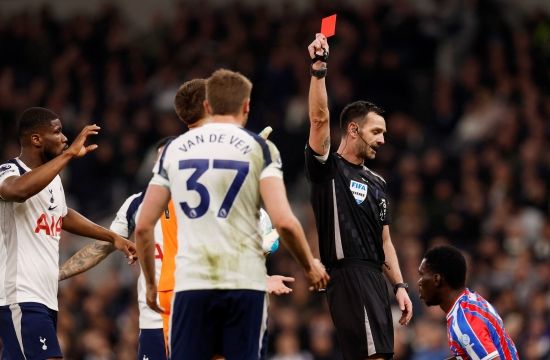 이고르 투도르 감독이 이끄는 토트넘이 6일(한국시간) 영국 런던에 있는 토트넘 홋스퍼 스타디움에서 열린 크리스털 팰리스와의 2025-2026시즌 프리미어리그 29라운드 홈 경기에서 1-3 완패를 당했다.&nbsp; 그야말로 참사다. 토트넘은 홈 경기에서 또다시 패배하며 올해 치러진 리그 경기에서 단 한 경기도 이기지 못했다. 올해 치러진 국내 대회 12경기(리그 11경기, FA컵 1경기)에서 4무 8패로 극도로 부진하다.&nbsp;연합뉴스